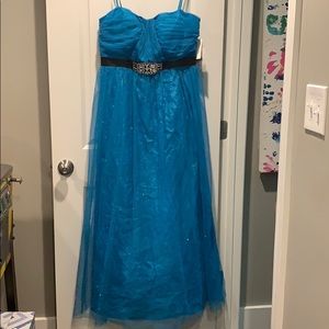 SPARKLING ✨ NWT 19 Evening Gown